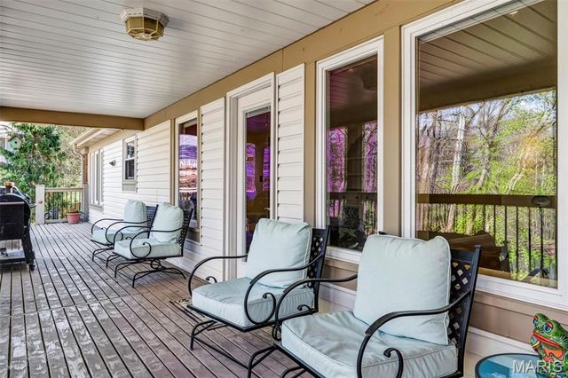 1869 Walnutway Drive, St Louis, MO 63146