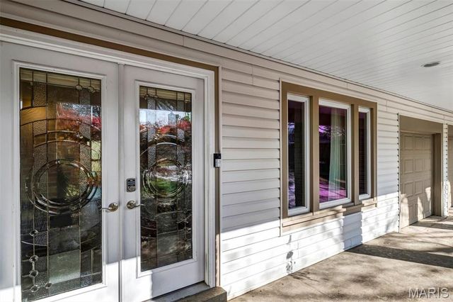 1869 Walnutway Drive, St Louis, MO 63146