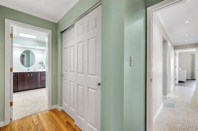 1869 Walnutway Drive, St Louis, MO 63146