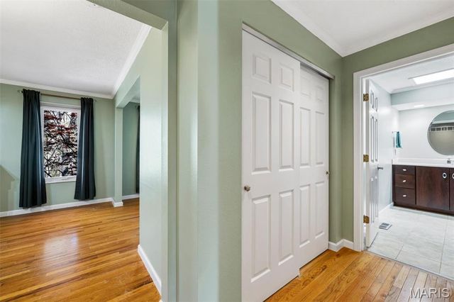 1869 Walnutway Drive, St Louis, MO 63146