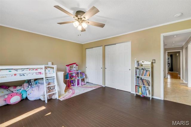 1869 Walnutway Drive, St Louis, MO 63146