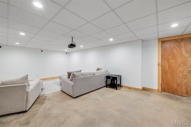 1869 Walnutway Drive, St Louis, MO 63146