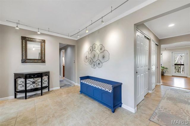 1869 Walnutway Drive, St Louis, MO 63146