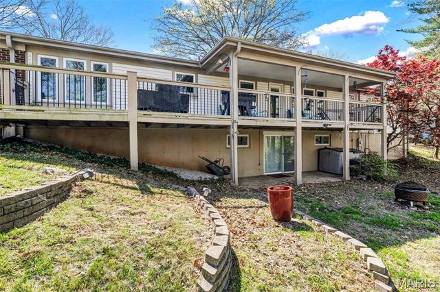 1869 Walnutway Drive, St Louis, MO 63146