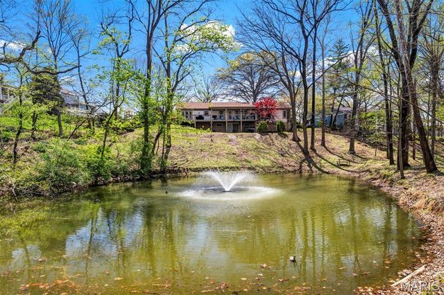 1869 Walnutway Drive, St Louis, MO 63146