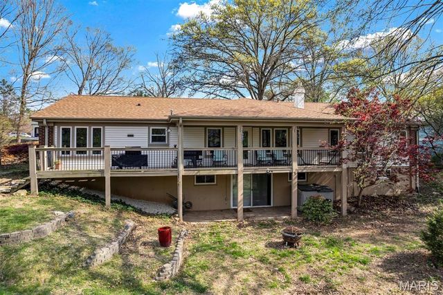 1869 Walnutway Drive, St Louis, MO 63146
