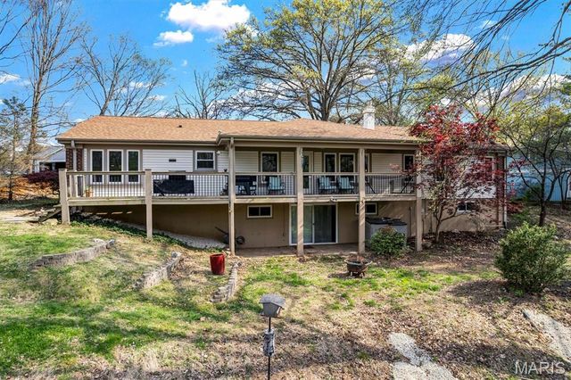 1869 Walnutway Drive, St Louis, MO 63146