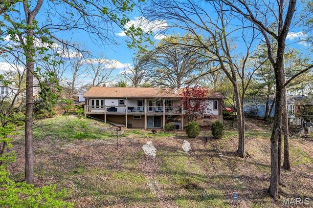 1869 Walnutway Drive, St Louis, MO 63146