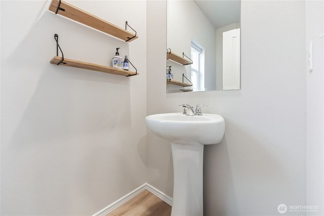 9505 Mineral Avenue NW, Silverdale, WA 98383