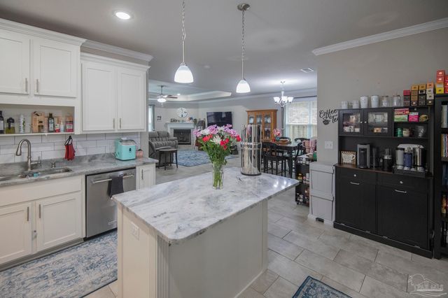 2343 Habersham Ln, Cantonment, FL 32533