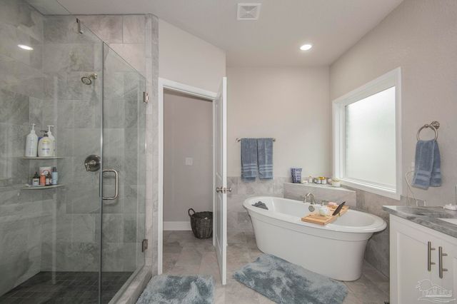 2343 Habersham Ln, Cantonment, FL 32533