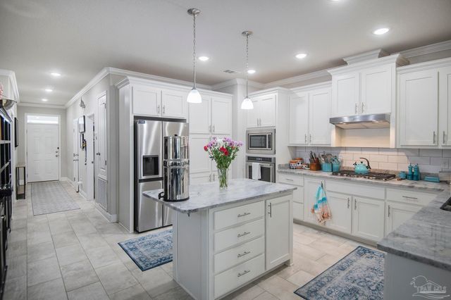 2343 Habersham Ln, Cantonment, FL 32533