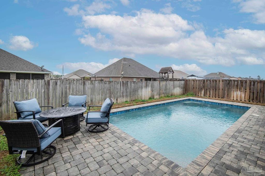 2343 Habersham Ln, Cantonment, FL 32533