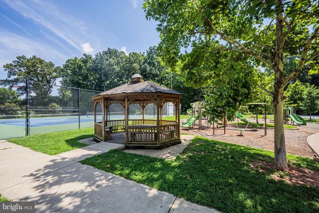 20 FARMCREST CT, Silver Spring, MD 20905