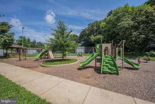 20 FARMCREST CT, Silver Spring, MD 20905