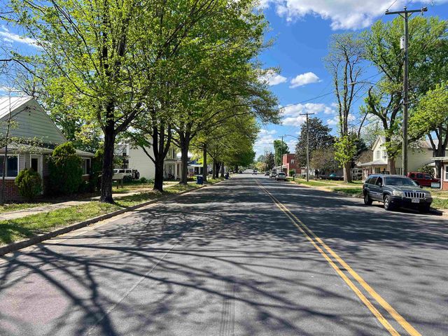 203 6TH ST, Grottoes, VA 24441