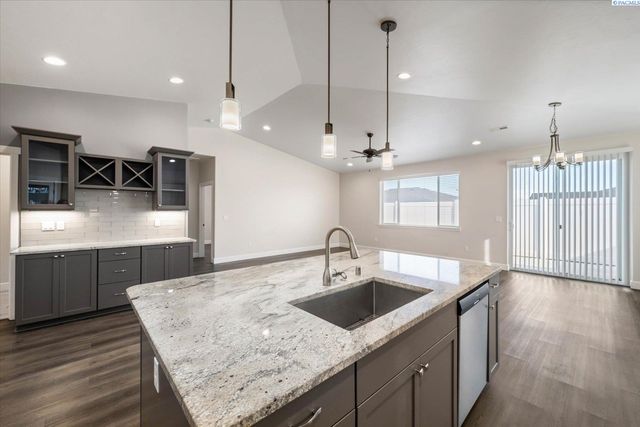 2730 Westhaven Ct, West Richland, WA 99353