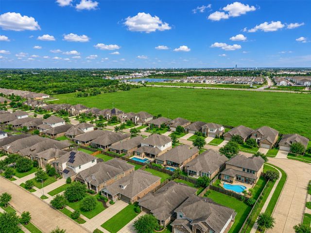 4827 Ladona Court, League City, TX 77573