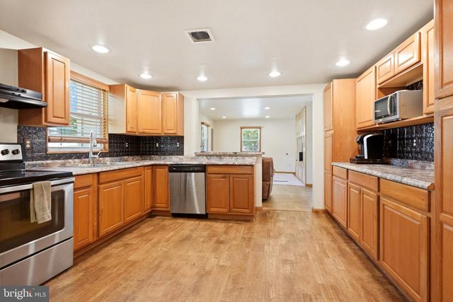 593 TANGER AVE, Franklinville, NJ 08322