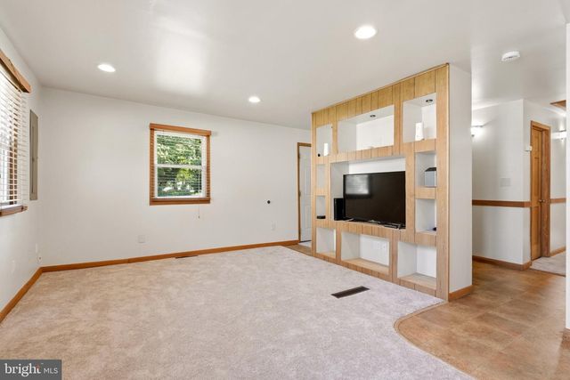 593 TANGER AVE, Franklinville, NJ 08322