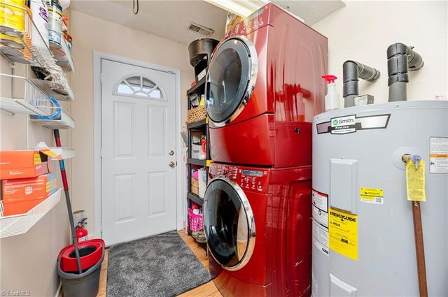 110 Summerglen Drive, Lewisville, NC 27023