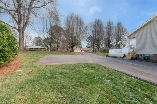 110 Summerglen Drive, Lewisville, NC 27023