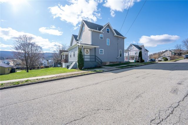 416 Charles St, Derry Boro, PA 15627