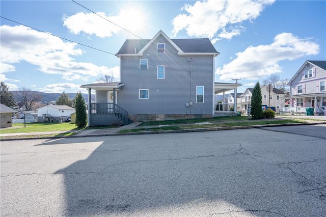 416 Charles St, Derry Boro, PA 15627