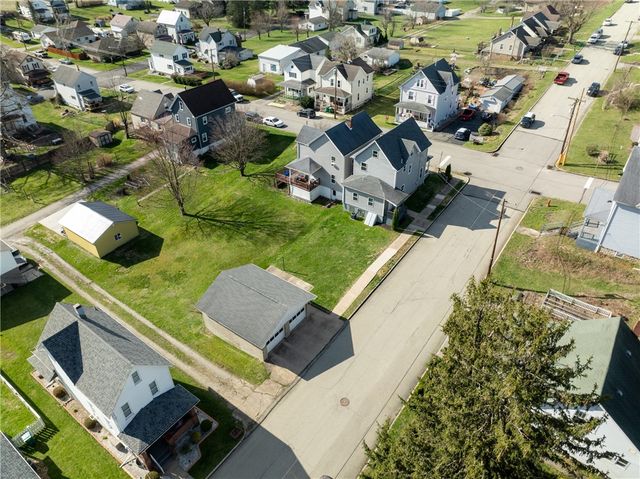 416 Charles St, Derry Boro, PA 15627