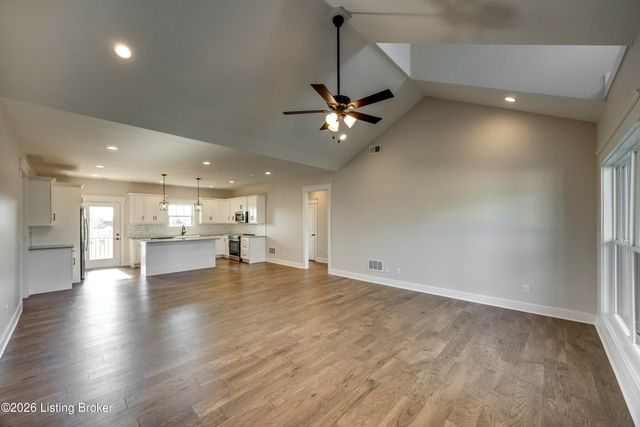 208 Wendover Ct, Bardstown, KY 40004