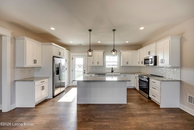 208 Wendover Ct, Bardstown, KY 40004