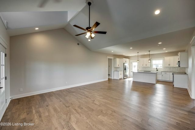 208 Wendover Ct, Bardstown, KY 40004