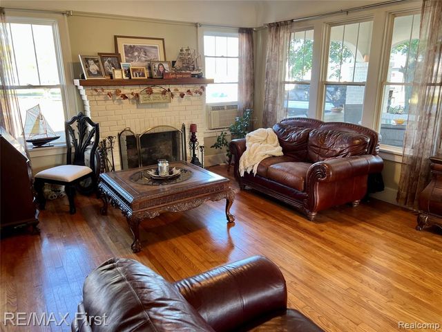 9280 River Road, Clay, MI 48001