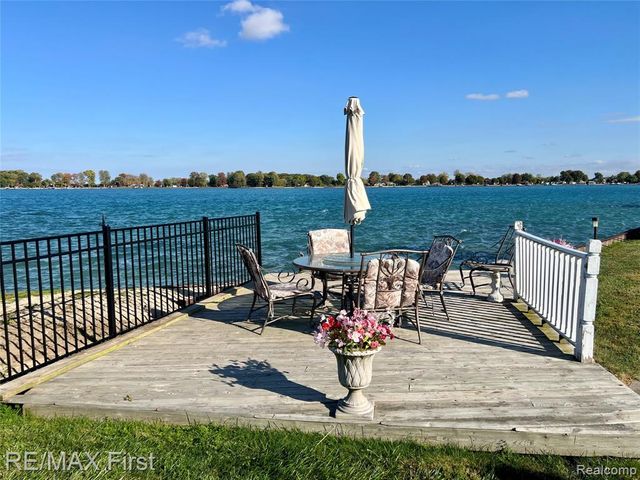 9280 River Road, Clay, MI 48001