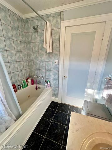 9280 River Road, Clay, MI 48001