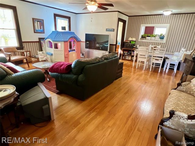 9280 River Road, Clay, MI 48001