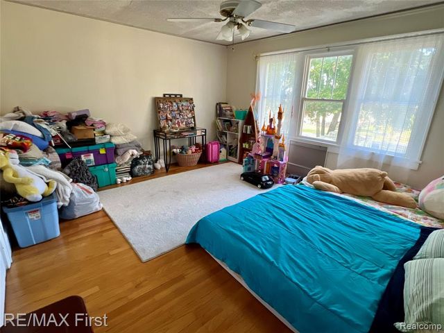 9280 River Road, Clay, MI 48001