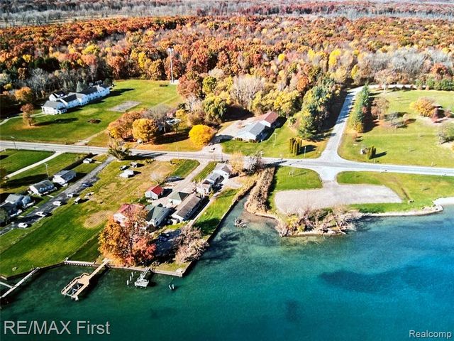 9280 River Road, Clay, MI 48001