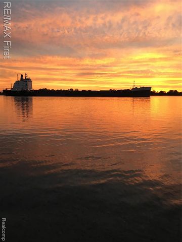 9280 River Road, Clay, MI 48001