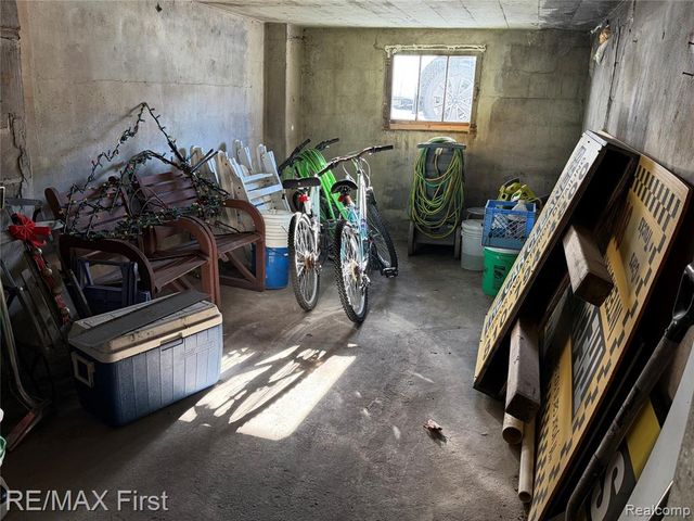 9280 River Road, Clay, MI 48001