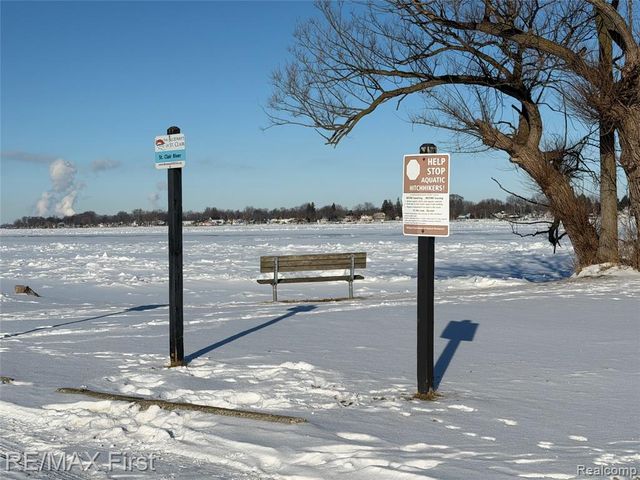 9280 River Road, Clay, MI 48001