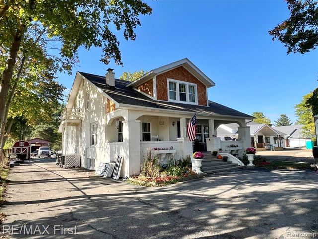 9280 River Road, Clay, MI 48001