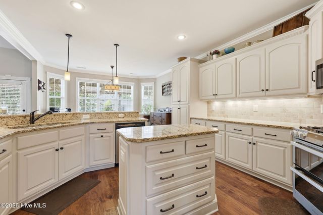 2822 Sunny Vale Drive, Winterville, NC 28590