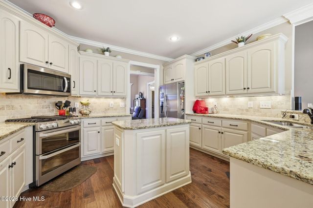 2822 Sunny Vale Drive, Winterville, NC 28590