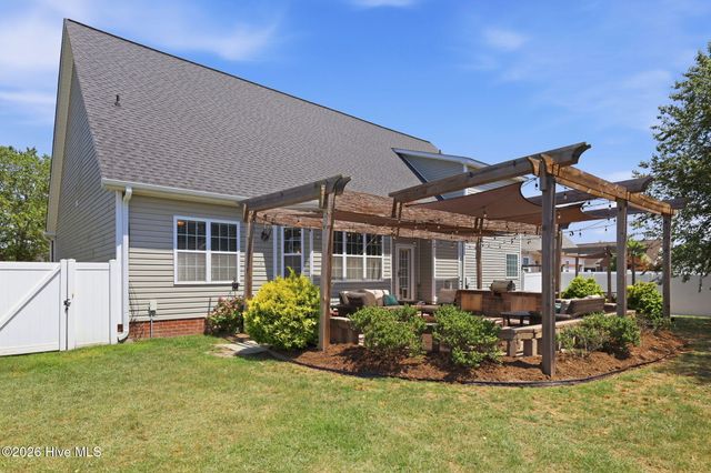 2822 Sunny Vale Drive, Winterville, NC 28590