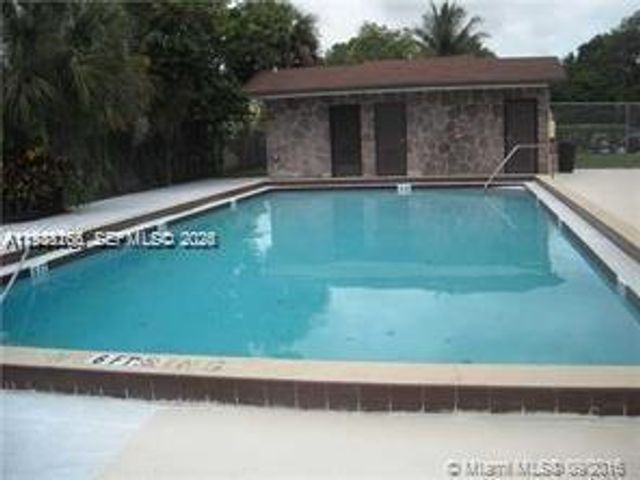 6061 Shakerwood Cir 202, Tamarac, FL 33319