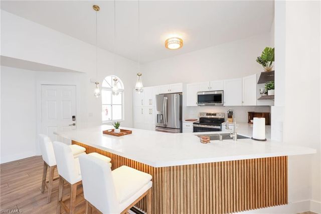 2711 Citrus Lake DR # F305, Naples, FL 34109