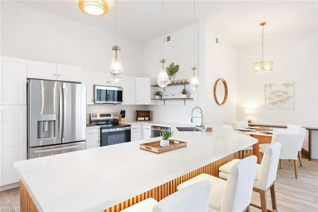 2711 Citrus Lake DR # F305, Naples, FL 34109