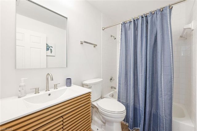 2711 Citrus Lake DR # F305, Naples, FL 34109