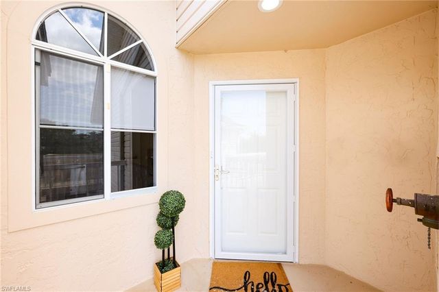 2711 Citrus Lake DR # F305, Naples, FL 34109